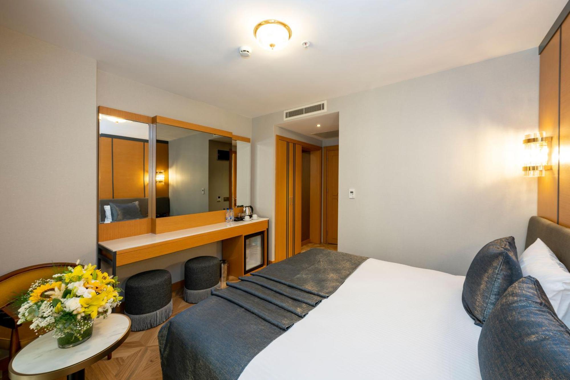 Freya Hotel Istanbul Exteriör bild